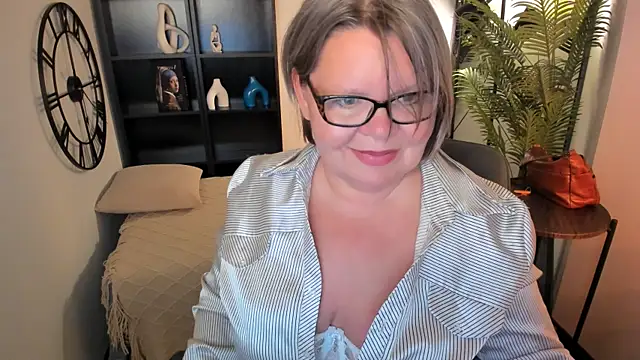 Shannonshine live cam on StripChat