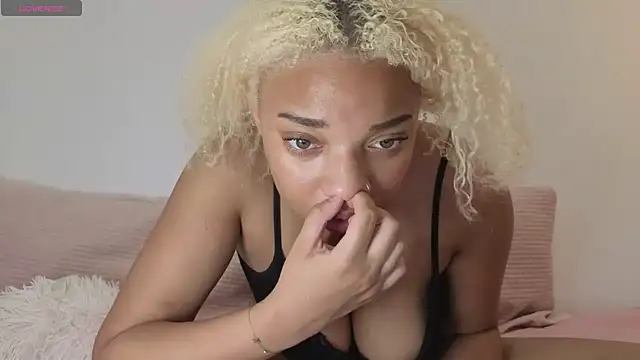 perkyamberx webcam