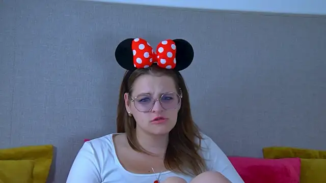 AlexaAvery webcam