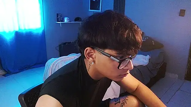 Mr_yisuzz webcam