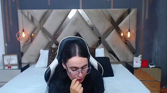 MartinaaFit live cam on StripChat