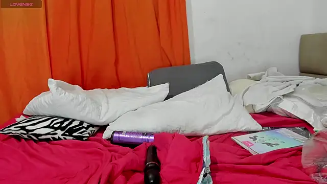 lilybaudyn_ - Lilybaudyn_'s free webcam - UK Sex Cams