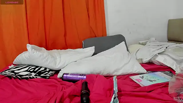 lilybaudyn_ webcam