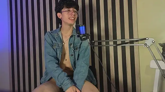 Twink_Sebas7 webcam