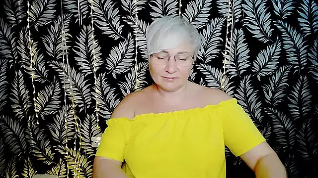 Olivia_playful webcam
