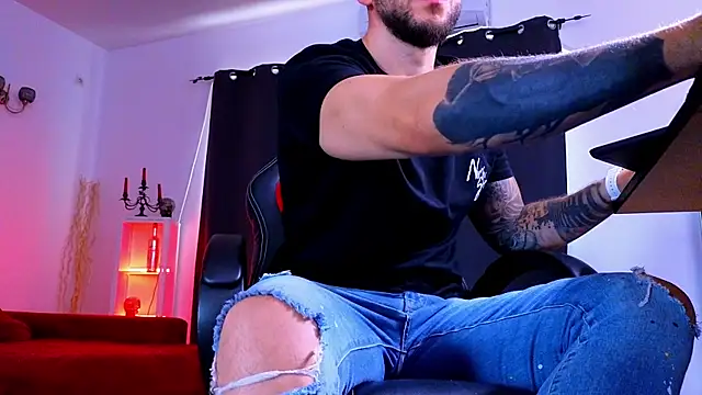 MightyAaron66 webcam