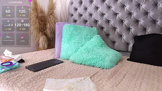 katt_eyes__ webcam