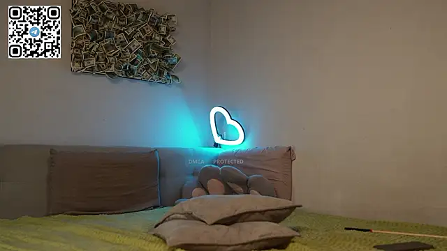 MrsTenderBeast webcam