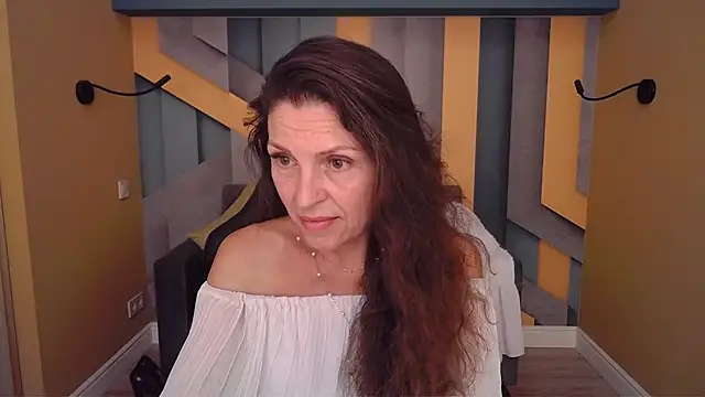 EllaLong webcam
