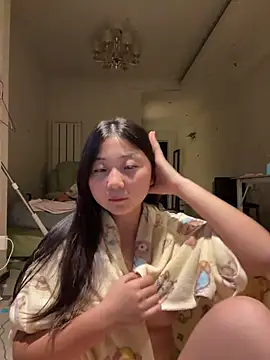 美女LXR77887在线直播