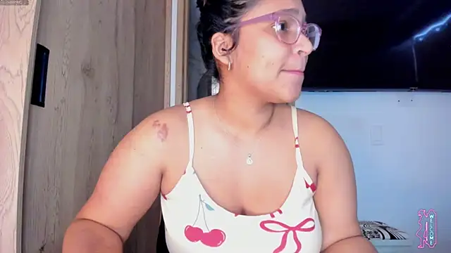 iriss_25 live cam on StripChat