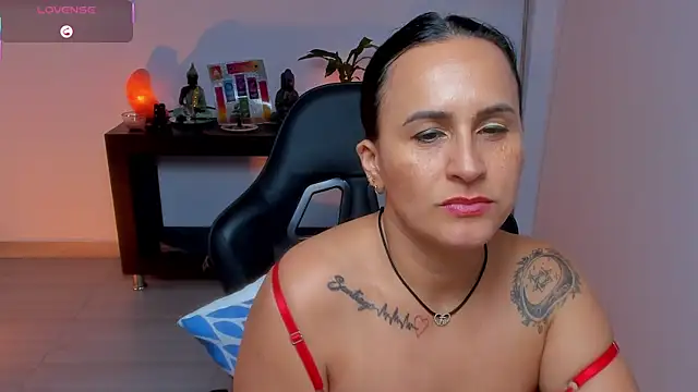 Sara_Charmy webcam
