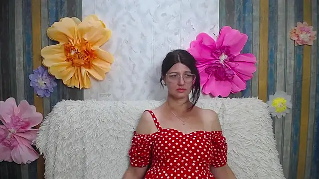 RoseHille live cam on StripChat