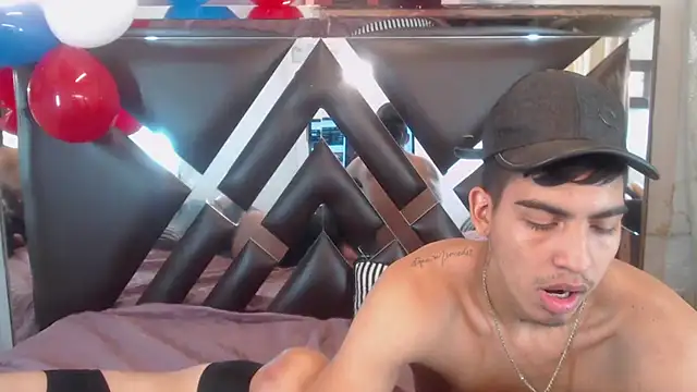 Milo_and_Mily webcam