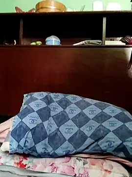 QueenSoreal webcam