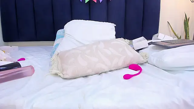 mayaevansmg webcam