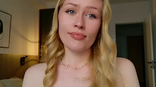 JuliaJaee webcam