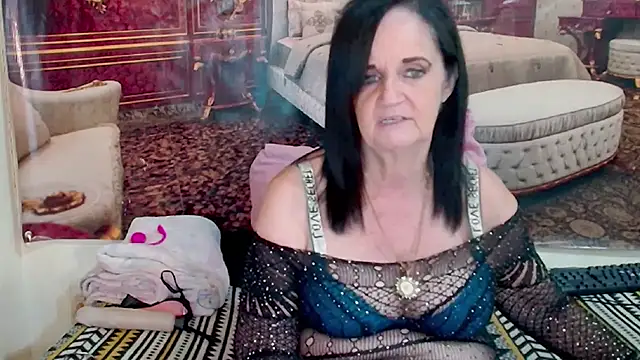 LuciousGrace webcam