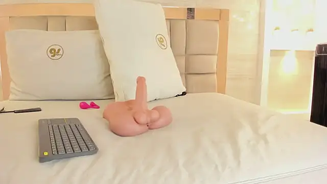 chloe_murray webcam