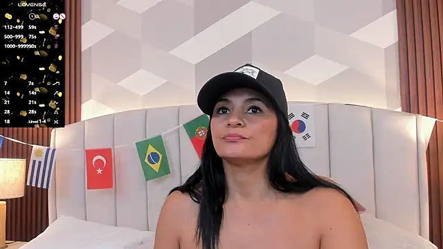 Mommy_Naughty webcam