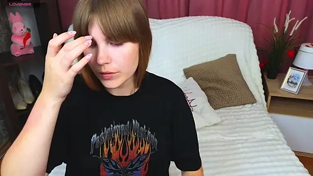 EmilyCuper_ webcam