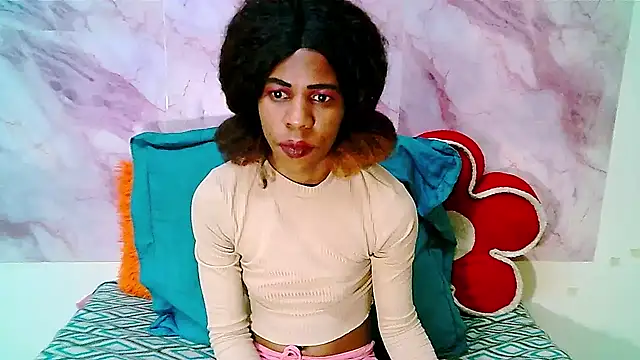 EbonySweetPeach webcam