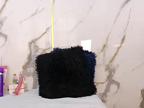 KarlaSmith__ webcam