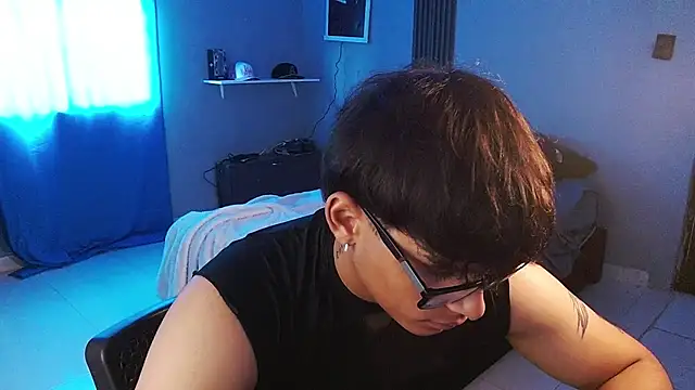 Mr_yisuzz webcam