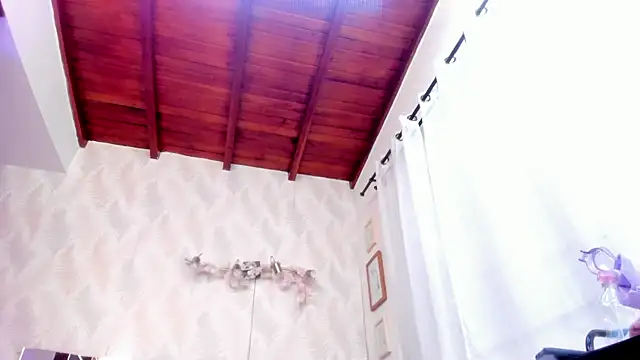 Isisjames webcam