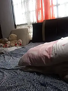Zoe_2716 webcam