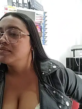 Mia_Risky-1 webcam