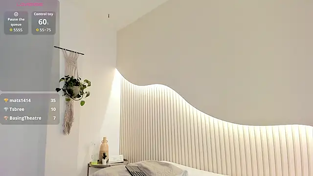 Zoebluntone webcam