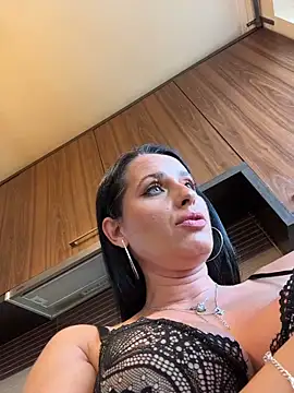 Hotmomcheckk_