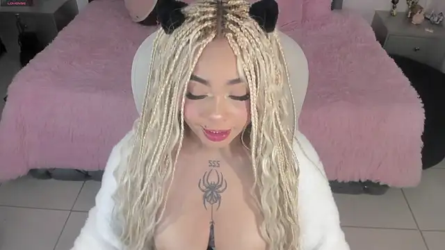 conny__curly webcam