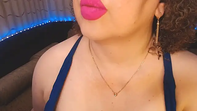 BustyKatty webcam