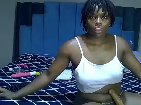 melanin_moon live cam on StripChat