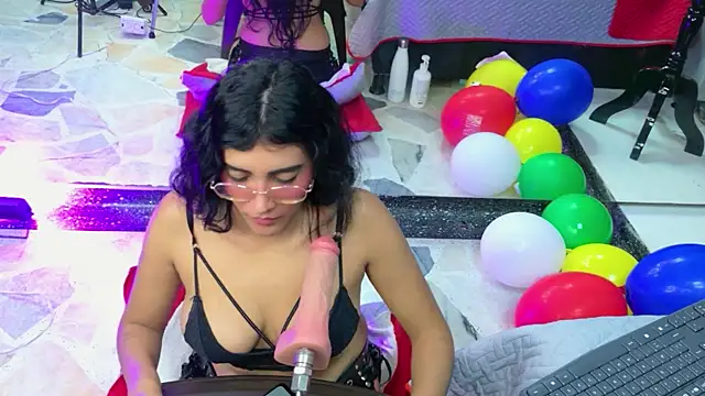 Scarlett__Moon live cam on StripChat