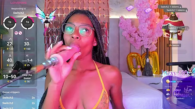 PixzyMartinez live cam on StripChat