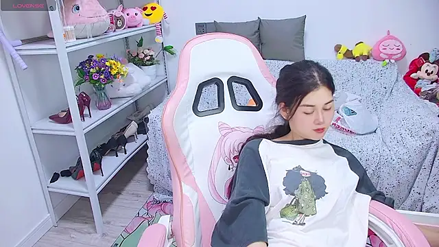 QinQin-888 webcam