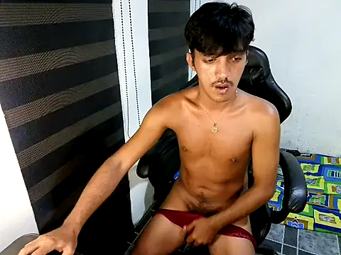 spicy_rowycam (M young) - Naked