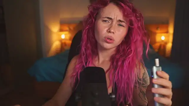 Sarah_Pink webcam