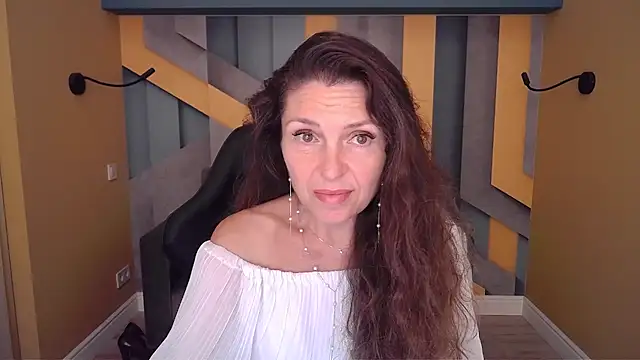 EllaLong webcam