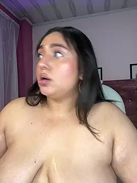 Selenee23 live sex cam
