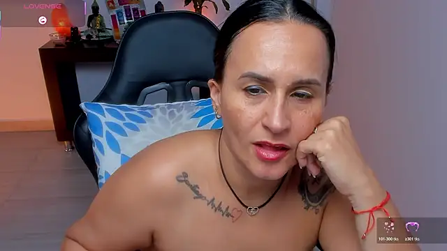 Sara_Charmy webcam
