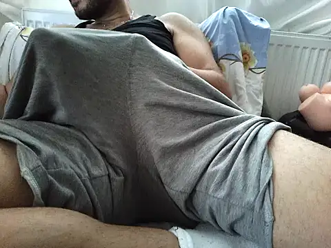 bigdickguy21cm webcam