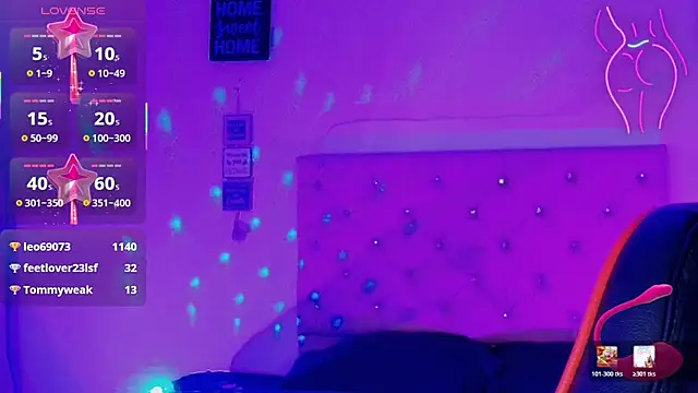 naomifire_ webcam