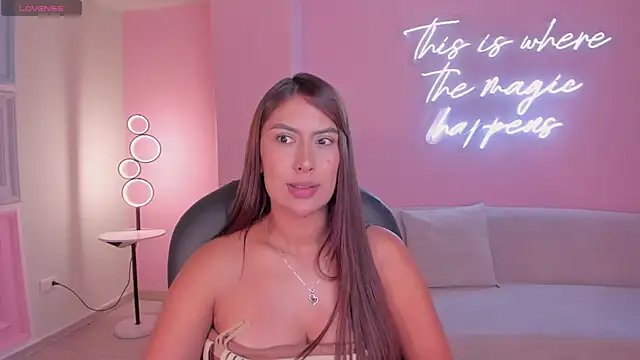 ArianaDumont webcam
