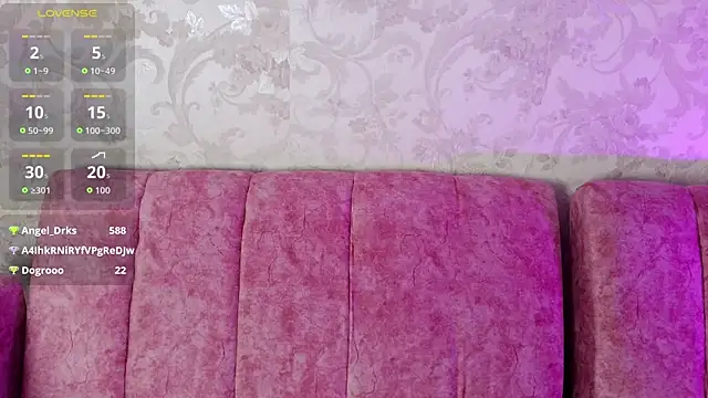 LiliMilk_21 webcam