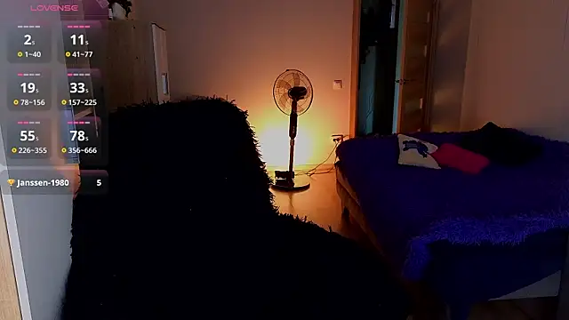 MilanaOmg webcam