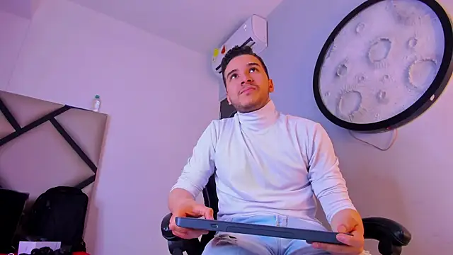 mike_257 webcam